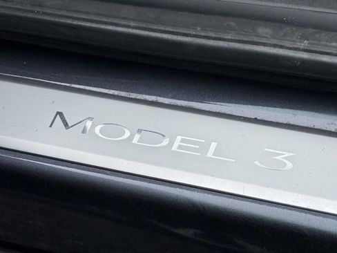 Used 2020 Tesla Model 3 Standard Range Plus image 27