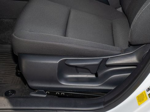 Used 2024 Toyota Corolla LE image 27