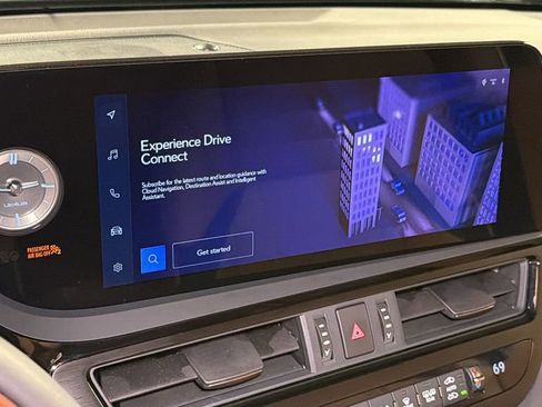 Used 2025 Lexus ES 300h w/ Technology Package image 22