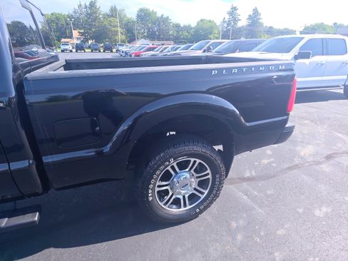 Used 2016 Ford F250 Platinum w/ Platinum Package AWD/4WD image 4