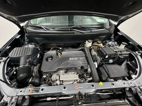 Used 2018 Chevrolet Equinox LT FWD image 29
