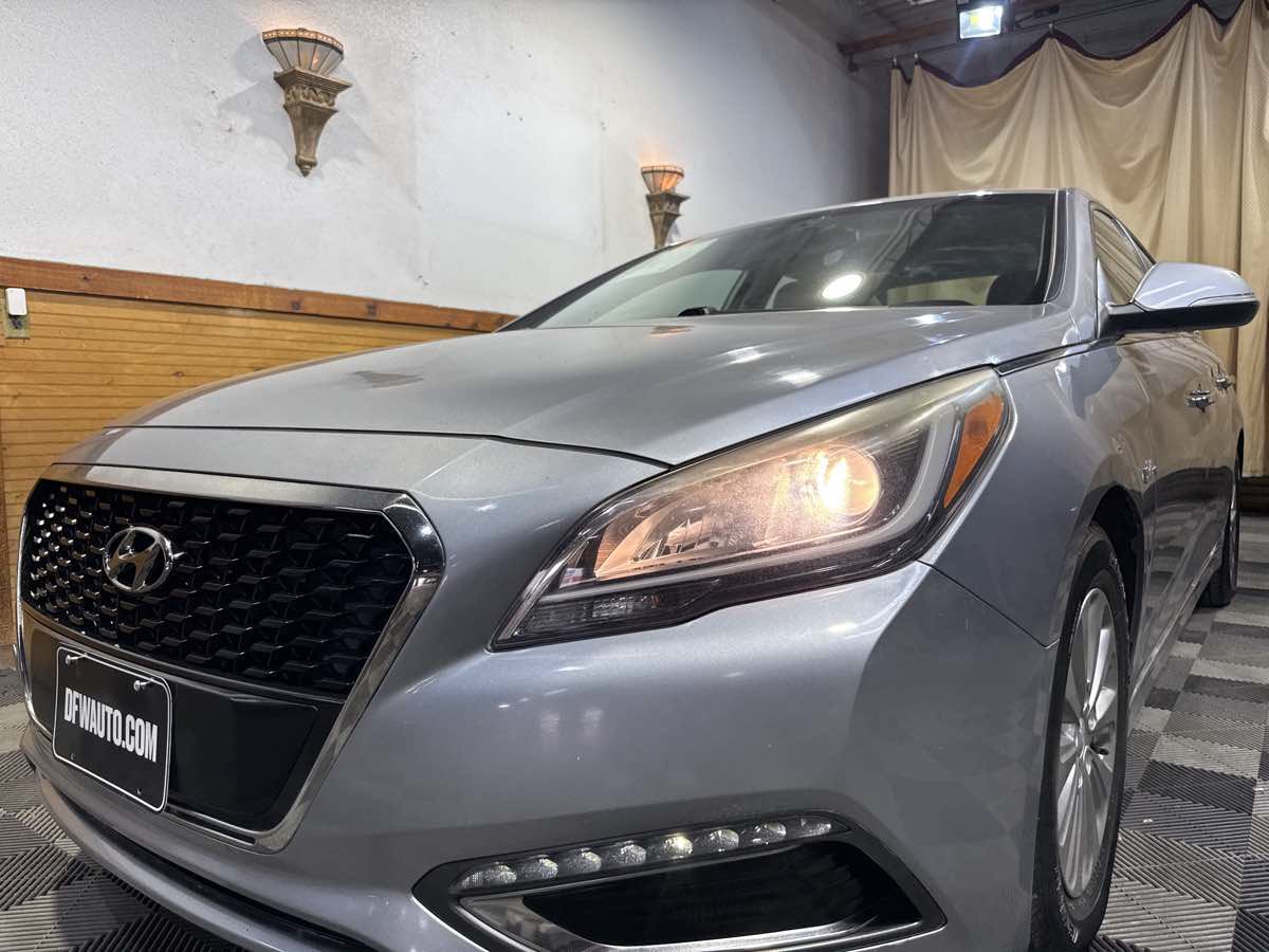Used 2016 Hyundai Sonata SE FWD image 4