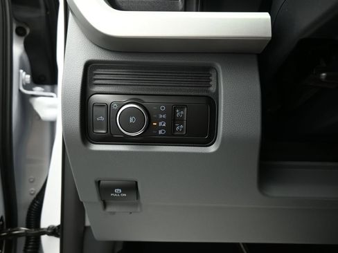 New 2026 Ford F250 XLT image 9