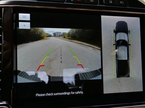 Used 2022 Ford F250 Lariat w/ Tremor Off-Road Package image 13