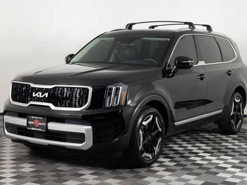 Used 2024 Kia Telluride EX w/ EX Captain's Chair Package AWD/4WD image 2