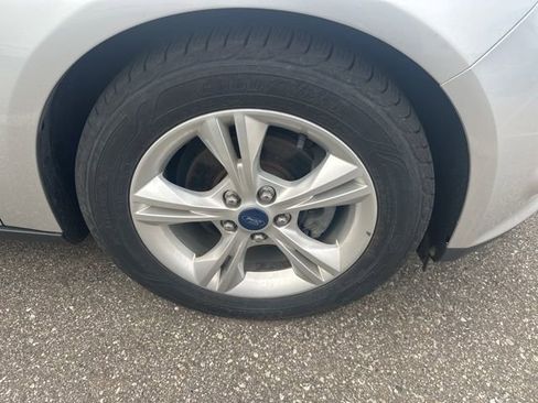 Used 2013 Ford Focus SE FWD image 9