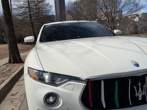 Used 2017 Maserati Levante image 35