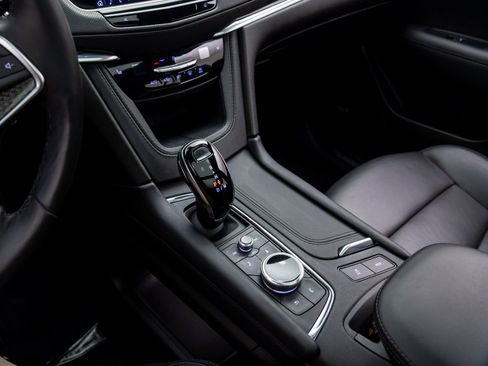 Certified 2022 Cadillac XT5 Sportv w/ LPO, Floor Liner Package image 16