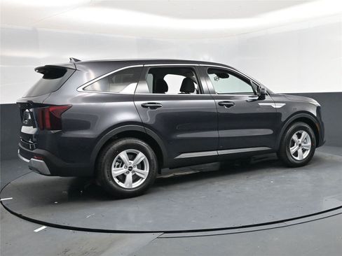 New 2026 Kia Sorento LX image 5