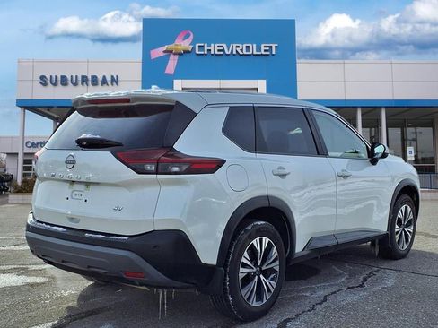 Used 2023 Nissan Rogue SV image 4