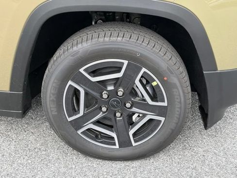 New 2026 Jeep Cherokee Laredo AWD/4WD image 10
