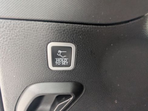 Used 2024 Jeep Wagoneer Series II w/ Convenience Group I image 16