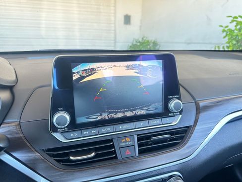 Used 2024 Nissan Altima 2.5 SV image 17