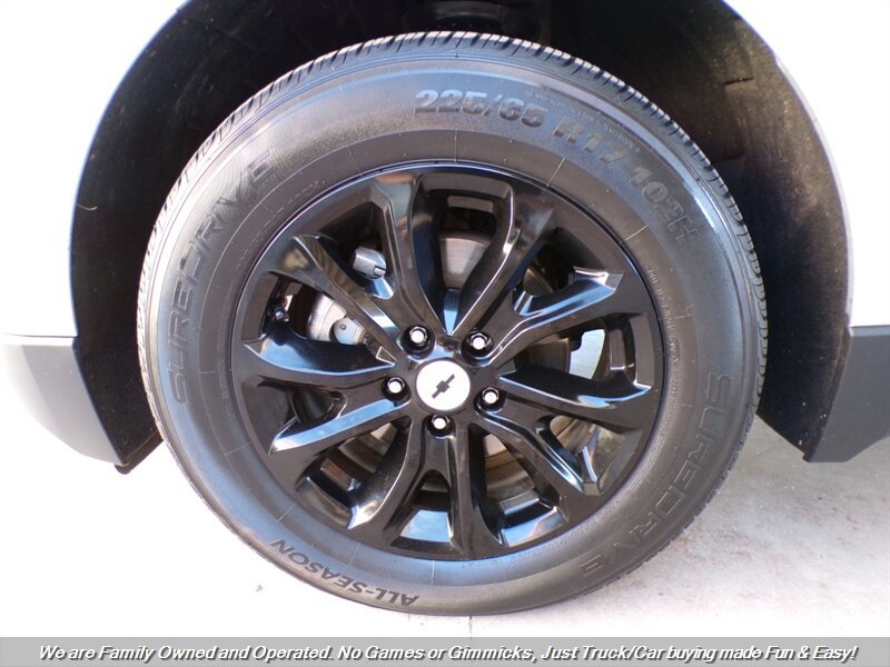 Used 2018 Chevrolet Equinox LS FWD image 34