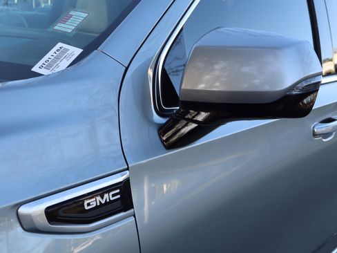 Used 2024 GMC Yukon Denali w/ Denali Reserve Package image 14