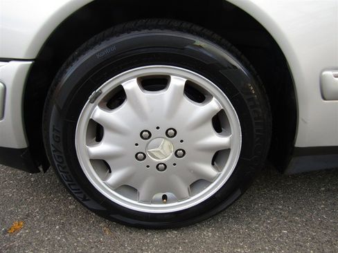 Used 1997 Mercedes-Benz E 320 Sedan image 14