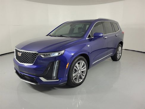 Certified 2023 Cadillac XT6 Premium Luxury w/ Technology Package image 2