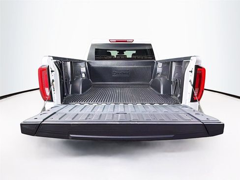 Used 2025 GMC Sierra 1500 SLT AWD/4WD image 14