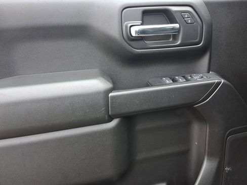 Used 2019 Chevrolet Silverado 1500 Custom w/ Custom Value Package image 16