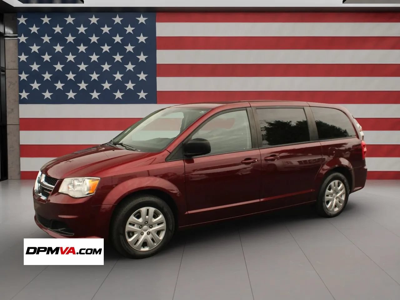 Used 2018 Dodge Grand Caravan SE w/ UConnect Hands-Free Group FWD image 2