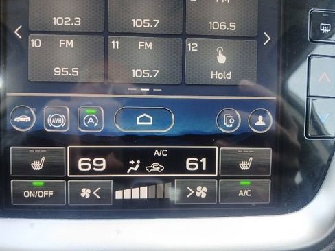 Used 2025 Subaru Outback Premium AWD/4WD image 25