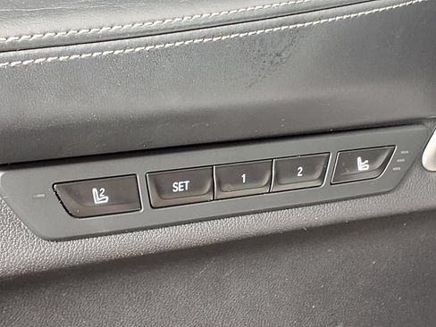 Used 2022 BMW 740i w/ Premium Package RWD image 24
