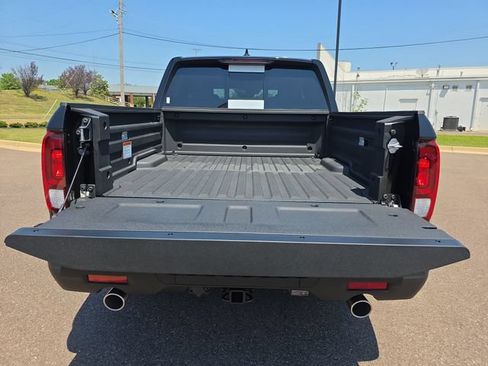 New 2026 Honda Ridgeline Black Edition image 4