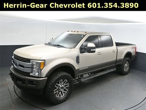 Used 2017 Ford F250 King Ranch w/ FX4 Off-Road Package image 31