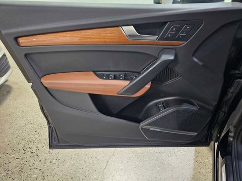 Used 2021 Audi Q5 e Premium Plus w/ Premium Plus Package image 22