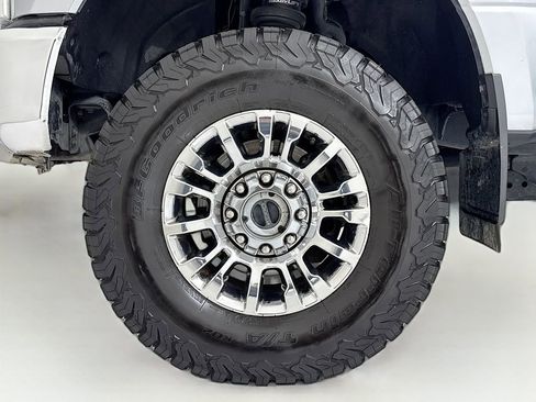 Used 2022 Ford F350 Lariat w/ Lariat Ultimate Package image 28