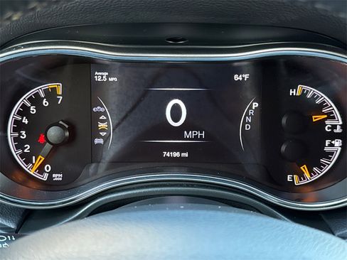 Used 2020 Jeep Grand Cherokee Altitude image 32