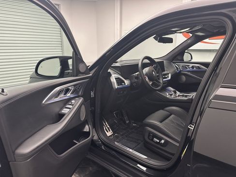 Used 2023 BMW XM image 5