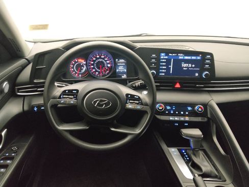 Used 2023 Hyundai Elantra SEL FWD image 22