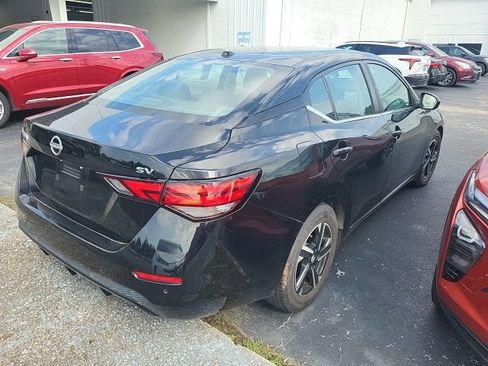 Used 2024 Nissan Sentra SV FWD image 3