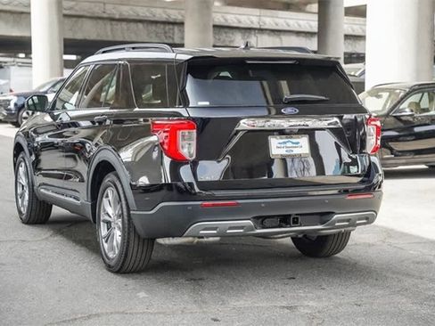 New 2024 Ford Explorer XLT w/ Equipment Group 202A image 8