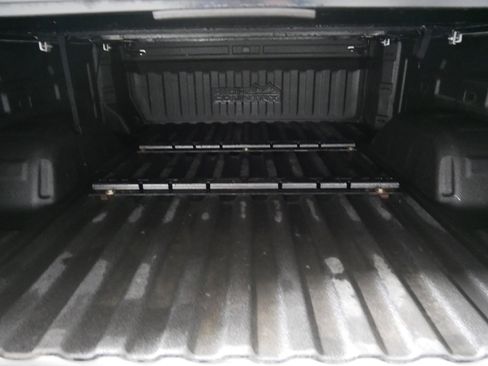 Used 2021 Chevrolet Silverado 1500 High Country w/ Technology Package image 18