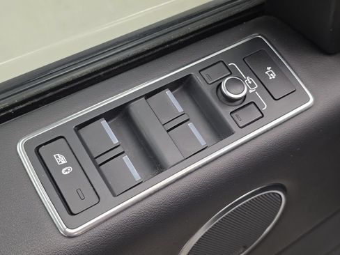 Used 2016 Land Rover Range Rover Supercharged AWD/4WD image 23