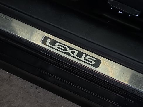 Used 2015 Lexus RC F w/ Performance Package image 27