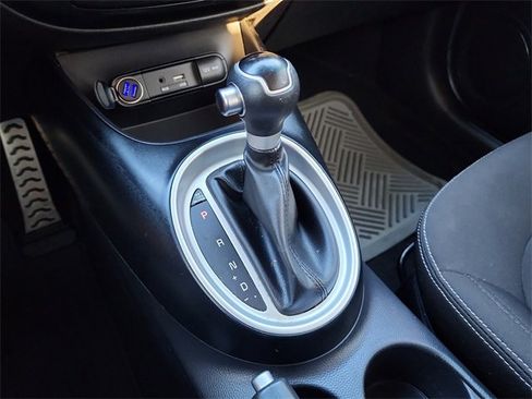 Used 2018 Kia Soul Base w/ Convenience Package image 27