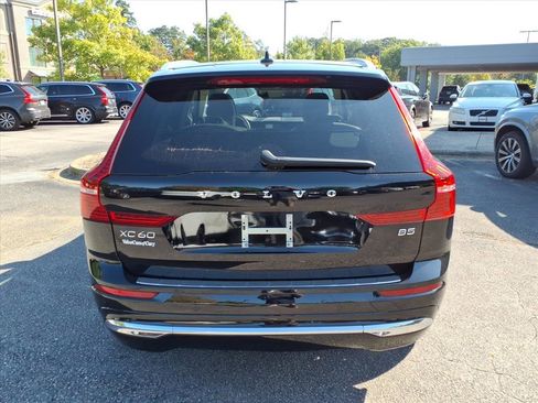 Certified 2023 Volvo XC60 B5 Plus image 4