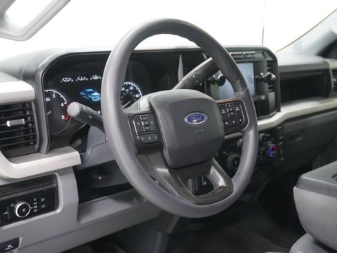 Used 2023 Ford F250 4x4 Crew Cab Super Duty image 10