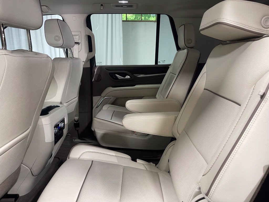 Used 2021 GMC Yukon Denali w/ LPO, Illumination Package AWD/4WD image 25