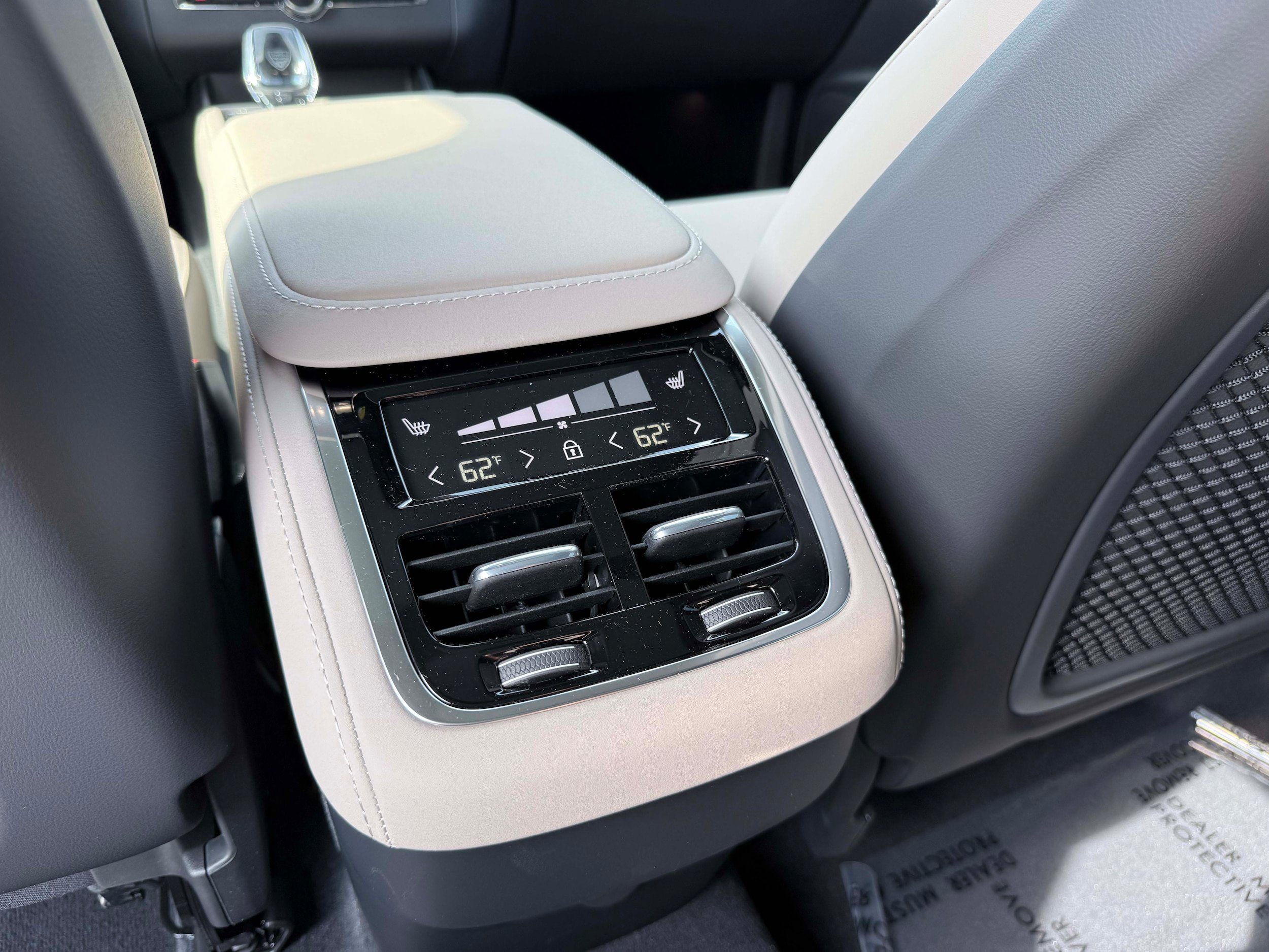 New 2026 Volvo XC90 B6 Plus w/ Protection Package Premier AWD/4WD image 19
