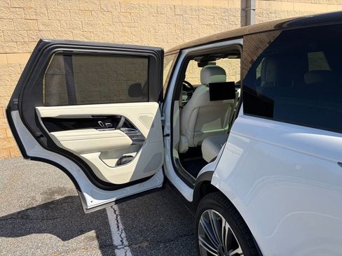 Certified 2023 Land Rover Range Rover Long Wheelbase SE image 12
