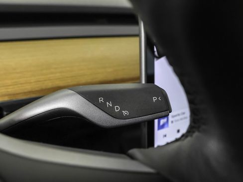 Used 2021 Tesla Model 3 Standard Range Plus image 30