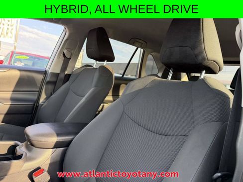 Certified 2025 Toyota RAV4 LE AWD/4WD image 16