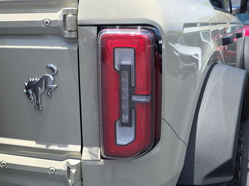 New 2025 Ford Bronco Badlands w/ Sasquatch Package image 6