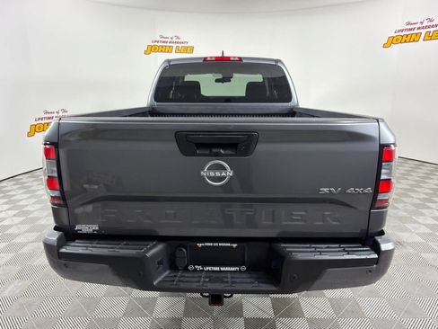 Certified 2024 Nissan Frontier SV w/ Technology Package AWD/4WD image 4