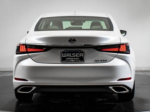 New 2025 Lexus ES 350 w/ Premium Package image 7