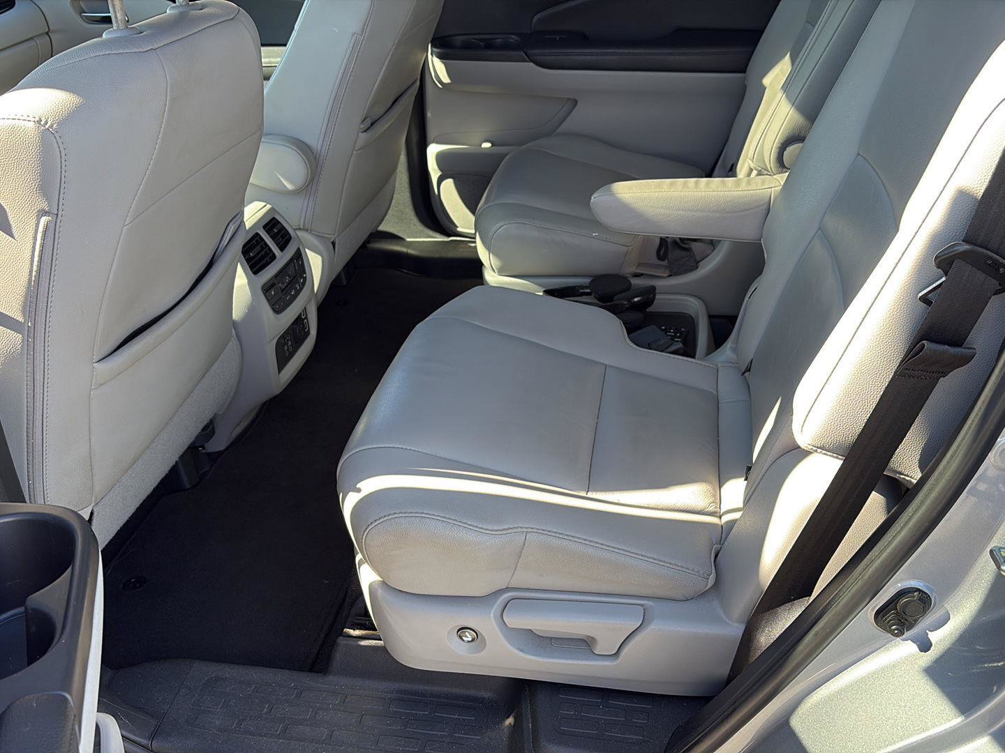 Used 2020 Honda Pilot Touring image 11